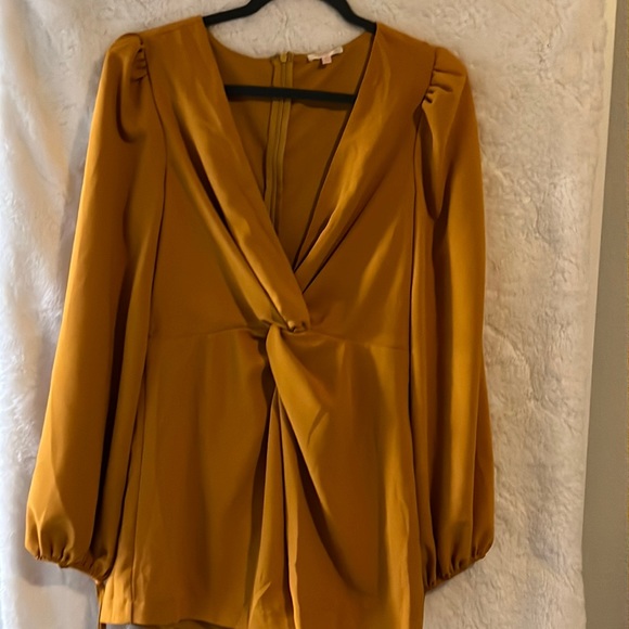 Twist Front Romper - Picture 3 of 3